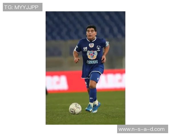 足球明星如何用真诚与热情回馈粉丝支持与热爱之情