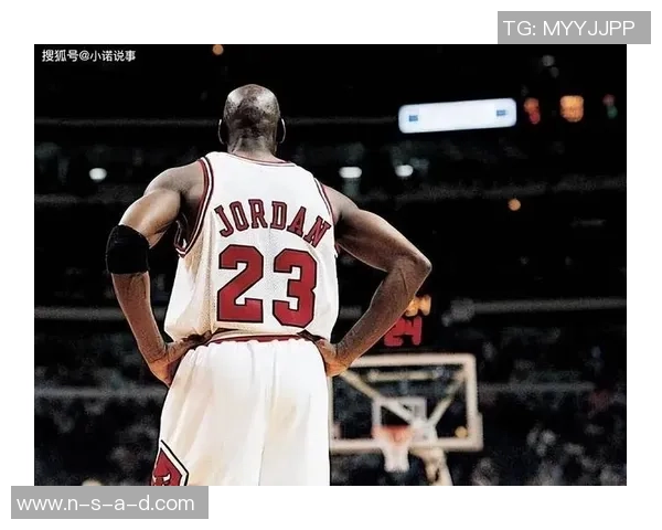 足球明星身穿乔丹球衣展现运动魅力引发球迷热议与时尚潮流交融